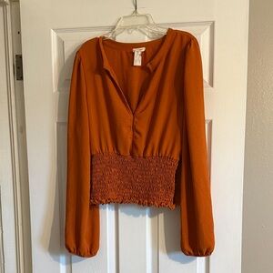 BiBi Women's Rust Smocked Blouse